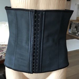 Black waist trainer